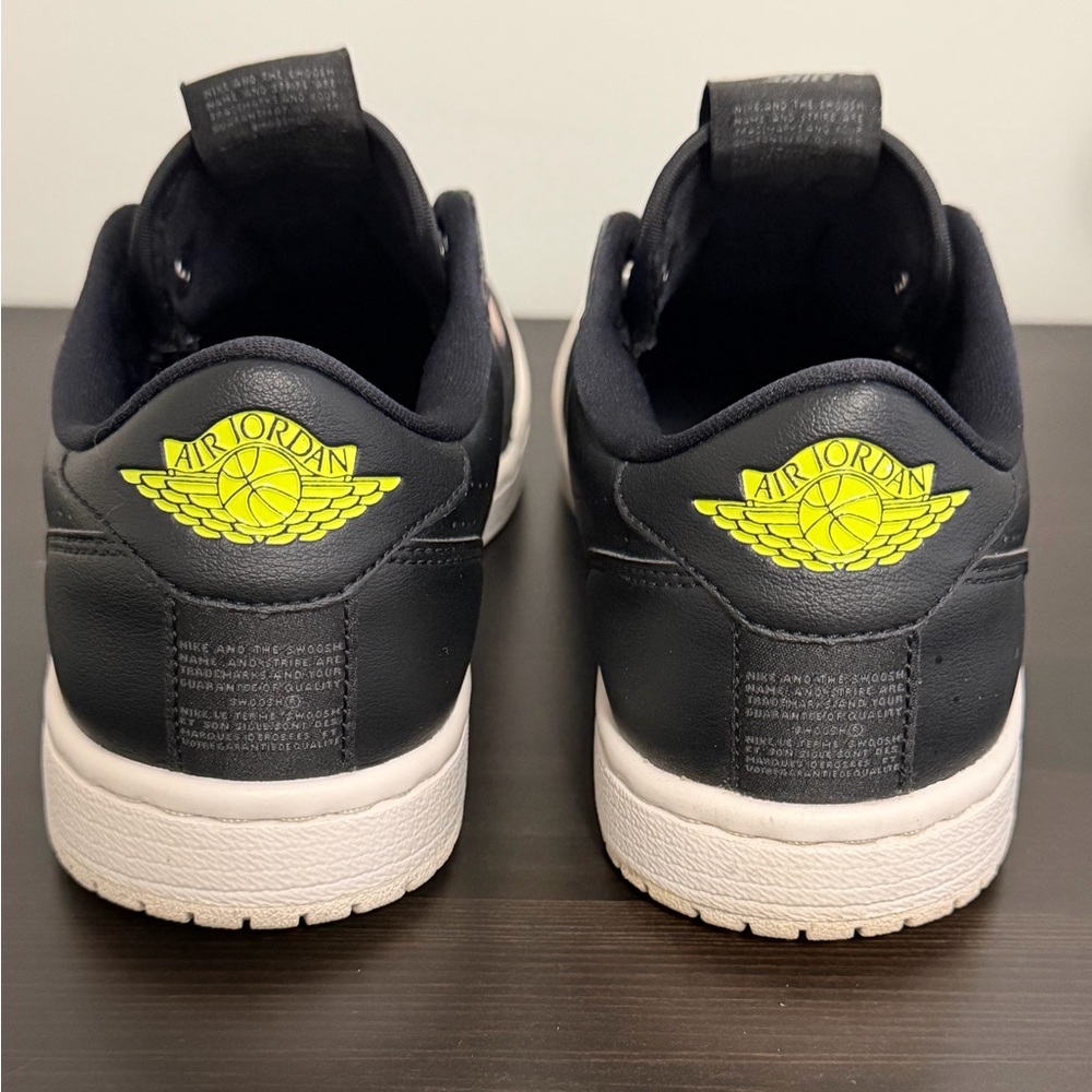 Women’s Air Jordan 1 Retro Low Slip Sneakers Size 8 - Picture 9 of 11